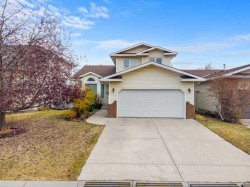 412 Hawkland Place NW Calgary, AB T3G 3R6