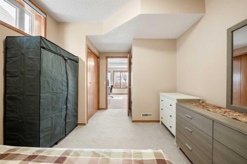 412 Hawkland Place Nw, Calgary, AB - Indoor Photo Showing Other Room