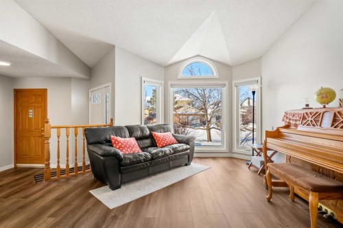 412 Hawkland Place Nw, Calgary, AB - Indoor Photo Showing Living Room
