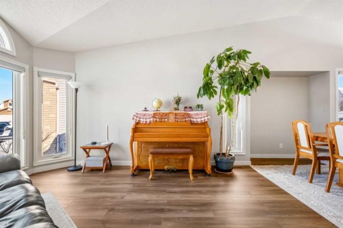 412 Hawkland Place Nw, Calgary, AB - Indoor