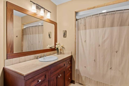 16 Blue Grouse Ridge, Canmore, AB - Indoor Photo Showing Bathroom