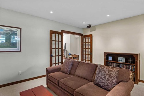 16 Blue Grouse Ridge, Canmore, AB - Indoor Photo Showing Living Room