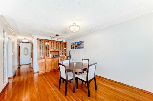 1415 Rosehill Drive Nw, Calgary, AB - Indoor Photo Showing Dining Room