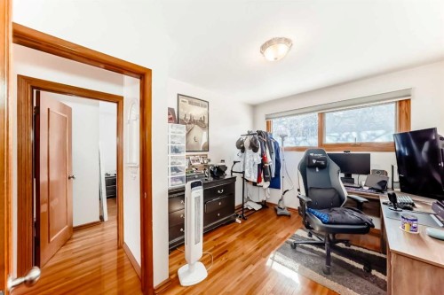 1415 Rosehill Drive Nw, Calgary, AB - Indoor Photo Showing Office