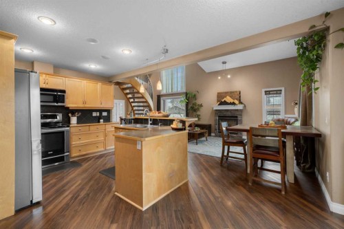 173 Cimarron Park Circle, Okotoks, AB - Indoor Photo Showing Kitchen
