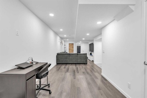 52 Edith Gate Nw, Calgary, AB - Indoor Photo Showing Other Room