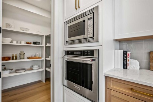 28 Sunvalley View, Cochrane, AB - Indoor Photo Showing Kitchen