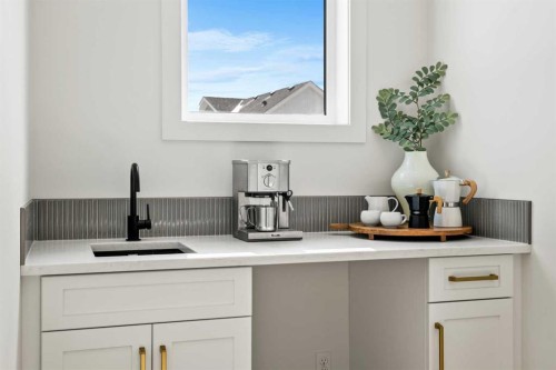 28 Sunvalley View, Cochrane, AB - Indoor Photo Showing Kitchen