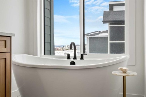 28 Sunvalley View, Cochrane, AB - Indoor Photo Showing Bathroom