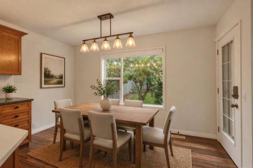 331 Springbank Place Sw, Calgary, AB - Indoor Photo Showing Dining Room