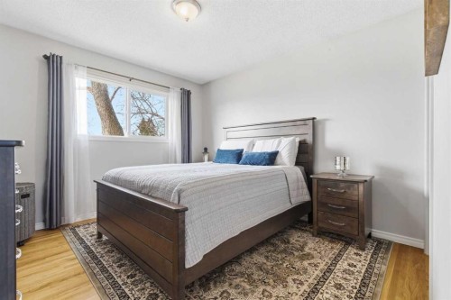 9852 Athens Road Se, Calgary, AB - Indoor Photo Showing Bedroom