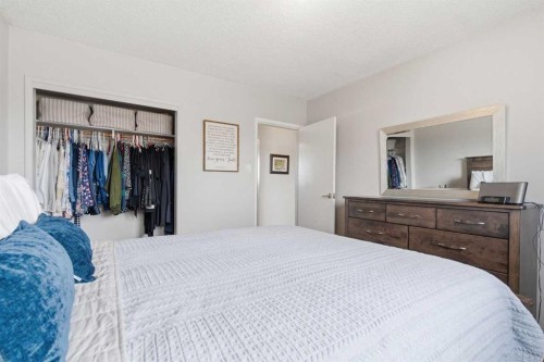 9852 Athens Road Se, Calgary, AB - Indoor Photo Showing Bedroom