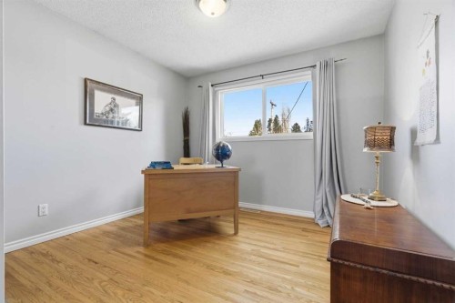 9852 Athens Road Se, Calgary, AB - Indoor