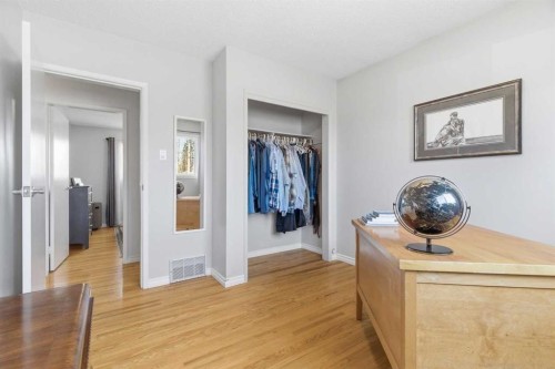 9852 Athens Road Se, Calgary, AB - Indoor