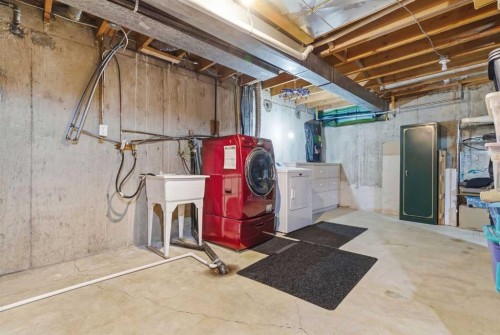 9852 Athens Road Se, Calgary, AB - Indoor