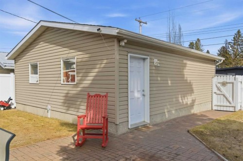 9852 Athens Road Se, Calgary, AB - Outdoor With Exterior