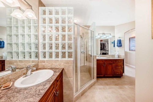 487 Rocky Ridge Drive Nw, Calgary, AB - Indoor Photo Showing Bathroom