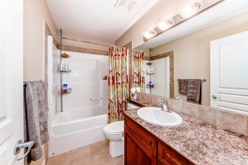 487 Rocky Ridge Drive Nw, Calgary, AB - Indoor Photo Showing Bathroom