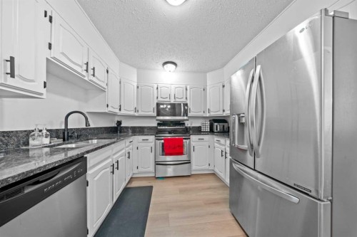 58 Templeson Crescent Ne, Calgary, AB - Indoor Photo Showing Kitchen