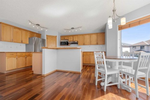 136 Coral Springs Landing Ne, Calgary, AB - Indoor Photo Showing Kitchen