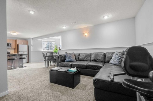 136 Coral Springs Landing Ne, Calgary, AB - Indoor Photo Showing Living Room