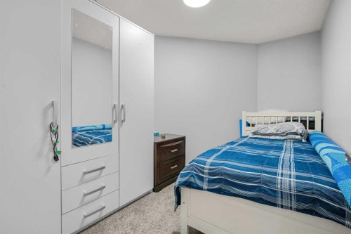 136 Coral Springs Landing Ne, Calgary, AB - Indoor Photo Showing Bedroom