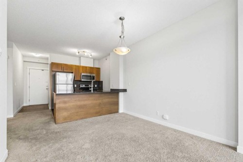 1001-325 3 Street Se, Calgary, AB - Indoor Photo Showing Kitchen
