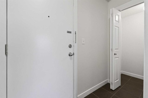 1001-325 3 Street Se, Calgary, AB - Indoor Photo Showing Other Room