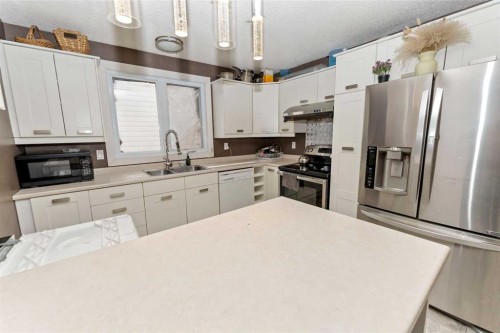 85 Abergale Close Ne, Calgary, AB - Indoor Photo Showing Kitchen