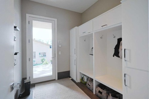 1707 Broadview Road Nw, Calgary, AB - Indoor Photo Showing Other Room