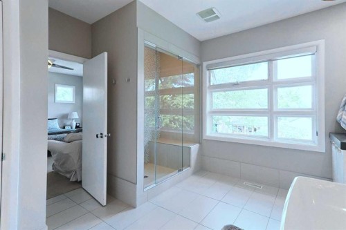 1707 Broadview Road Nw, Calgary, AB - Indoor