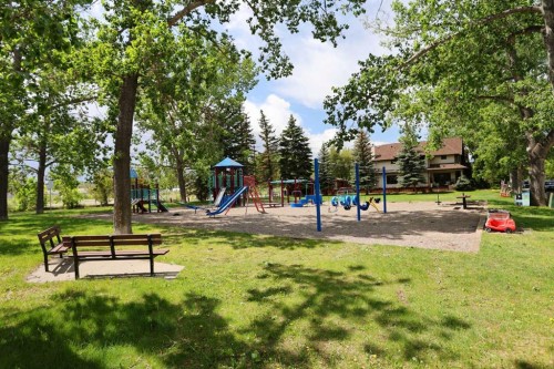 1707 Broadview Road Nw, Calgary, AB - Outdoor