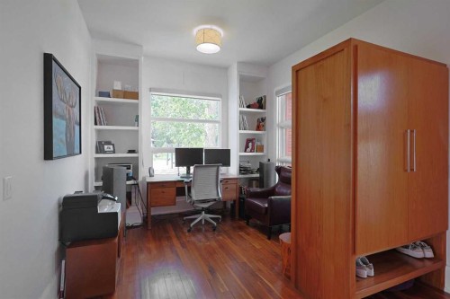 1707 Broadview Road Nw, Calgary, AB - Indoor Photo Showing Office