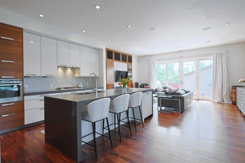 1707 Broadview Road Nw, Calgary, AB - Indoor Photo Showing Kitchen With Upgraded Kitchen