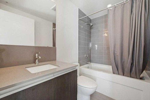 2604-1122 3 Street Se, Calgary, AB - Indoor Photo Showing Bathroom