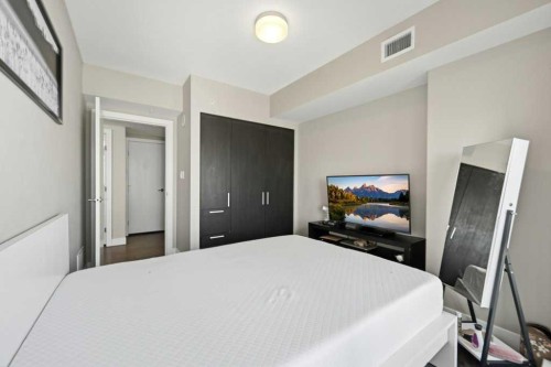 2604-1122 3 Street Se, Calgary, AB - Indoor Photo Showing Bedroom