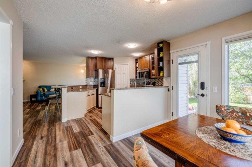 103 Riverview Circle Se, Calgary, AB - Indoor Photo Showing Kitchen
