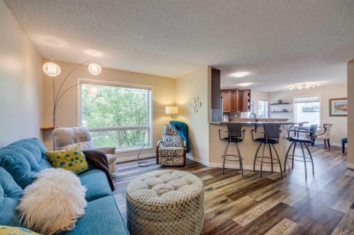 103 Riverview Circle Se, Calgary, AB - Indoor Photo Showing Living Room