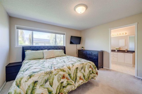 103 Riverview Circle Se, Calgary, AB - Indoor Photo Showing Bedroom