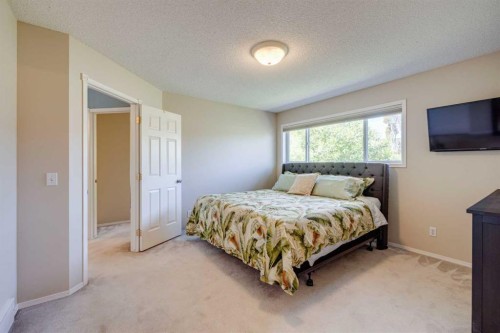 103 Riverview Circle Se, Calgary, AB - Indoor Photo Showing Bedroom