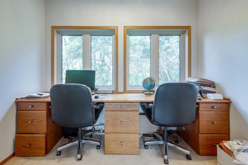 602 Pheasant Close, Pelican Point, AB - Indoor Photo Showing Office