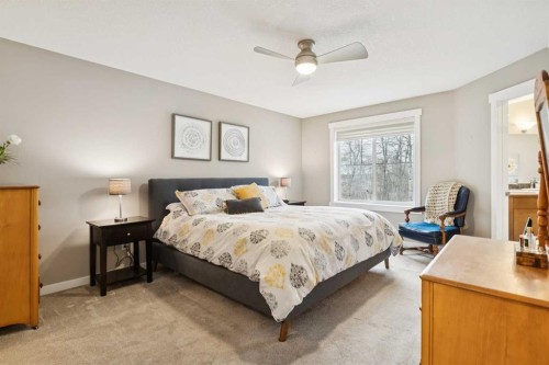 11 Wentworth Manor Sw, Calgary, AB - Indoor Photo Showing Bedroom