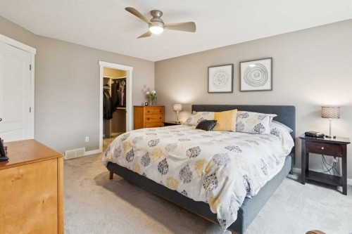 11 Wentworth Manor Sw, Calgary, AB - Indoor Photo Showing Bedroom