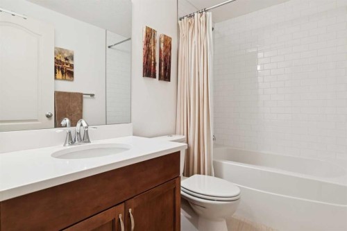 11 Wentworth Manor Sw, Calgary, AB - Indoor Photo Showing Bathroom