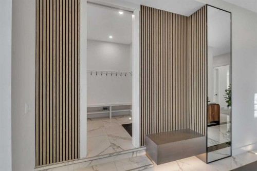 351 Lucas Way Nw, Calgary, AB - Indoor