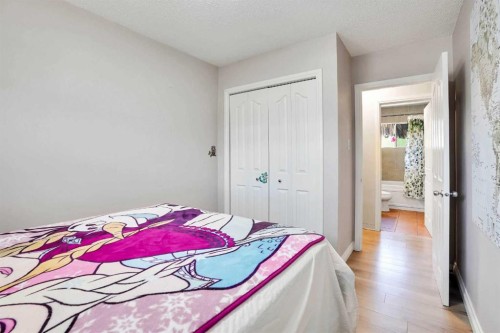 52 Harrow Crescent Sw, Calgary, AB - Indoor Photo Showing Bedroom