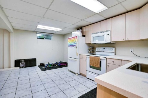 52 Harrow Crescent Sw, Calgary, AB - Indoor