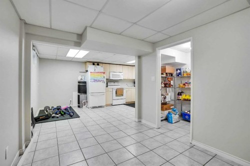 52 Harrow Crescent Sw, Calgary, AB - Indoor