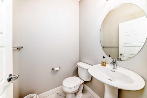 144 Nolancrest Circle Nw, Calgary, AB - Indoor Photo Showing Bathroom