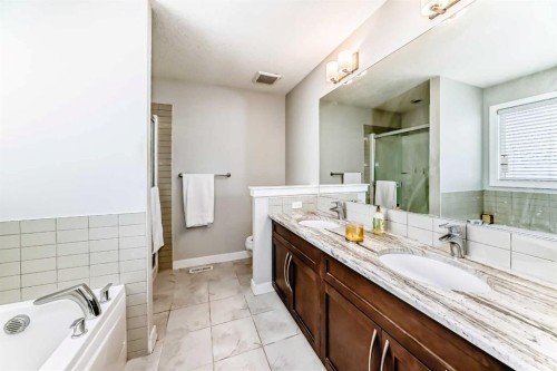 144 Nolancrest Circle Nw, Calgary, AB - Indoor Photo Showing Bathroom